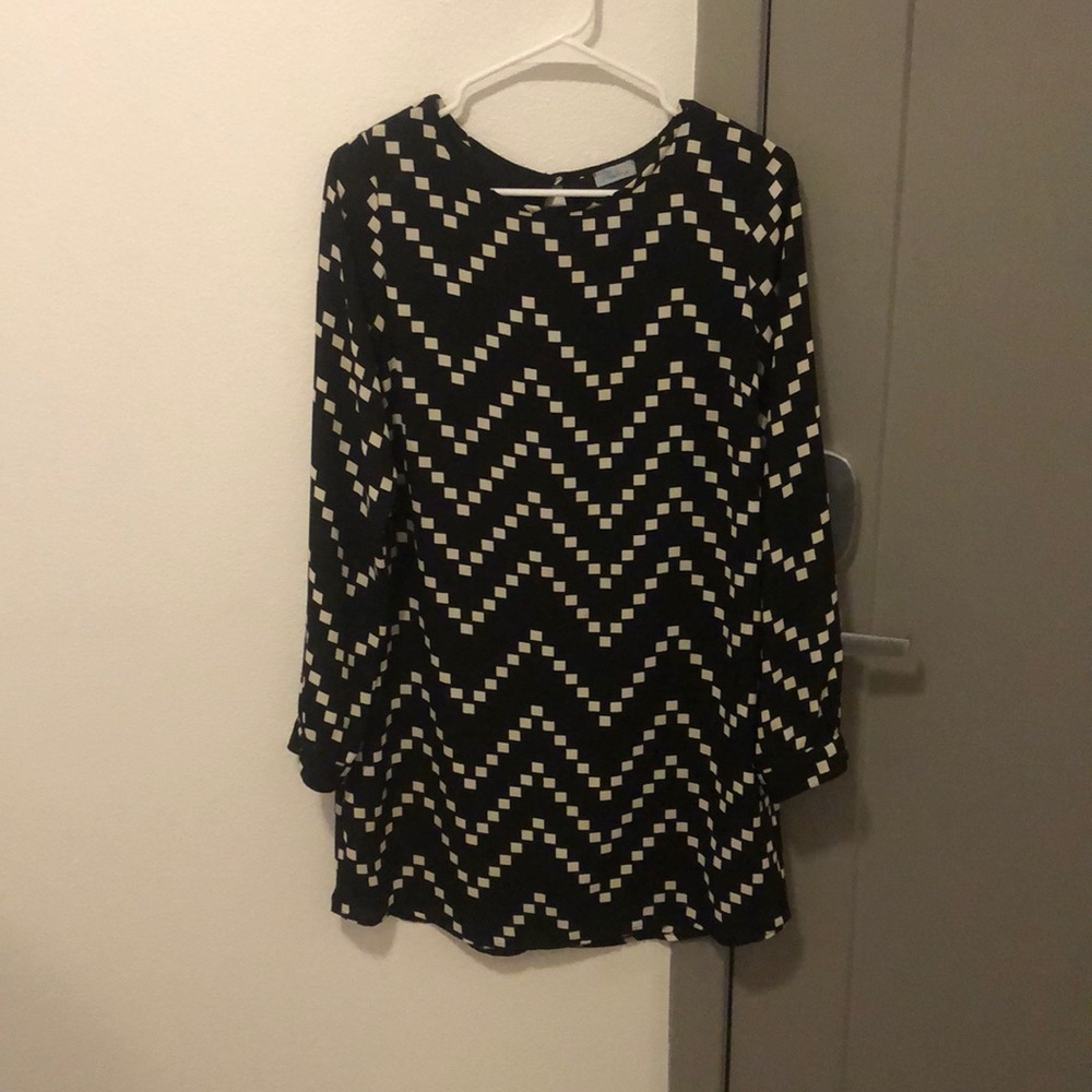 Black and white long sleeve dress